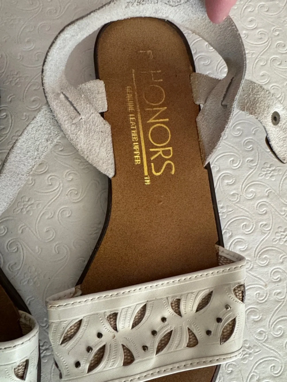 White Leather sandals with cutouts BUY 1 GET 1 - READ - Picture 2 of 4